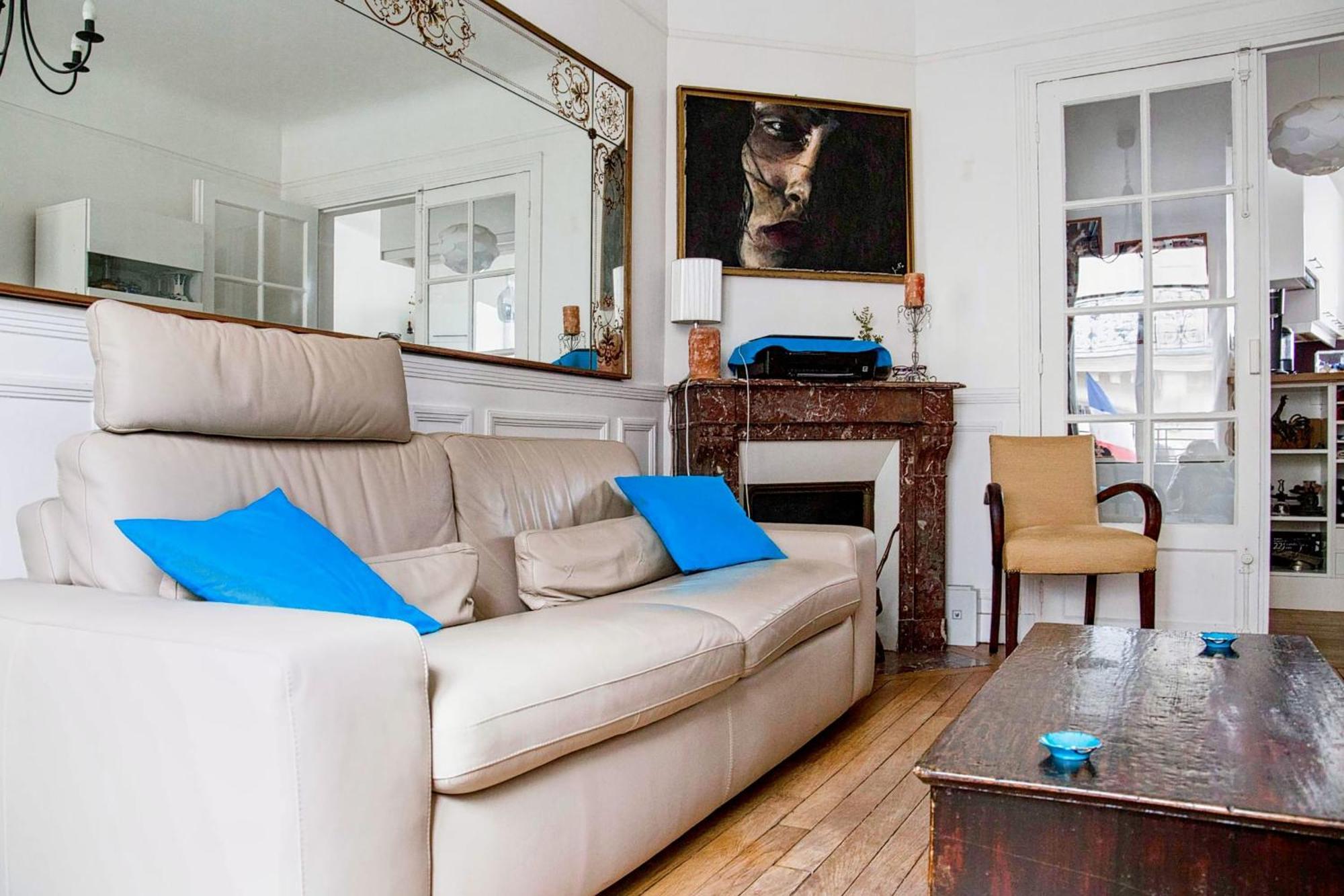 Apartment Charming And Bright Near Montmartre